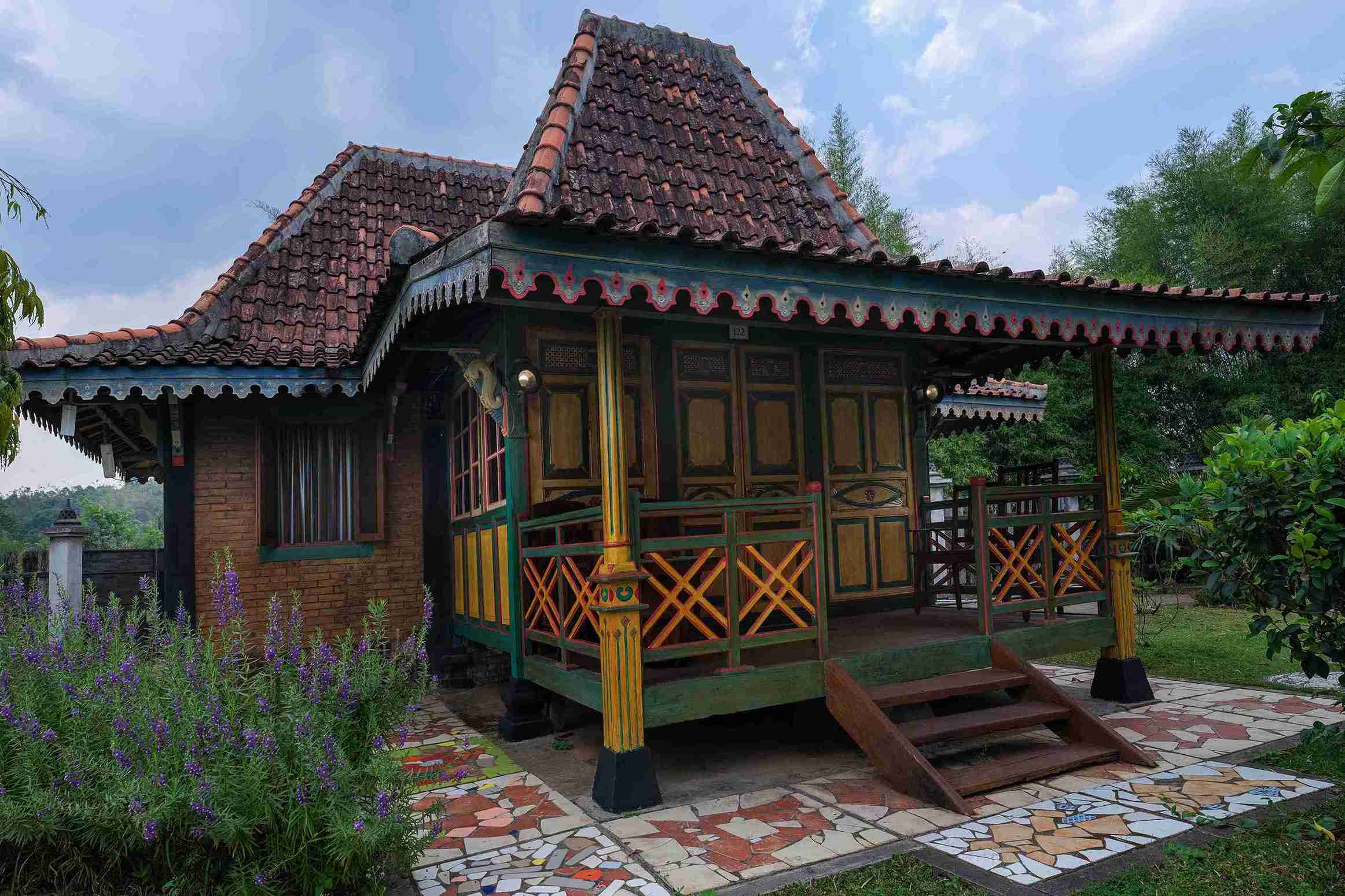 Deluxe Room with Garden View - Traditional Javanese Exterior